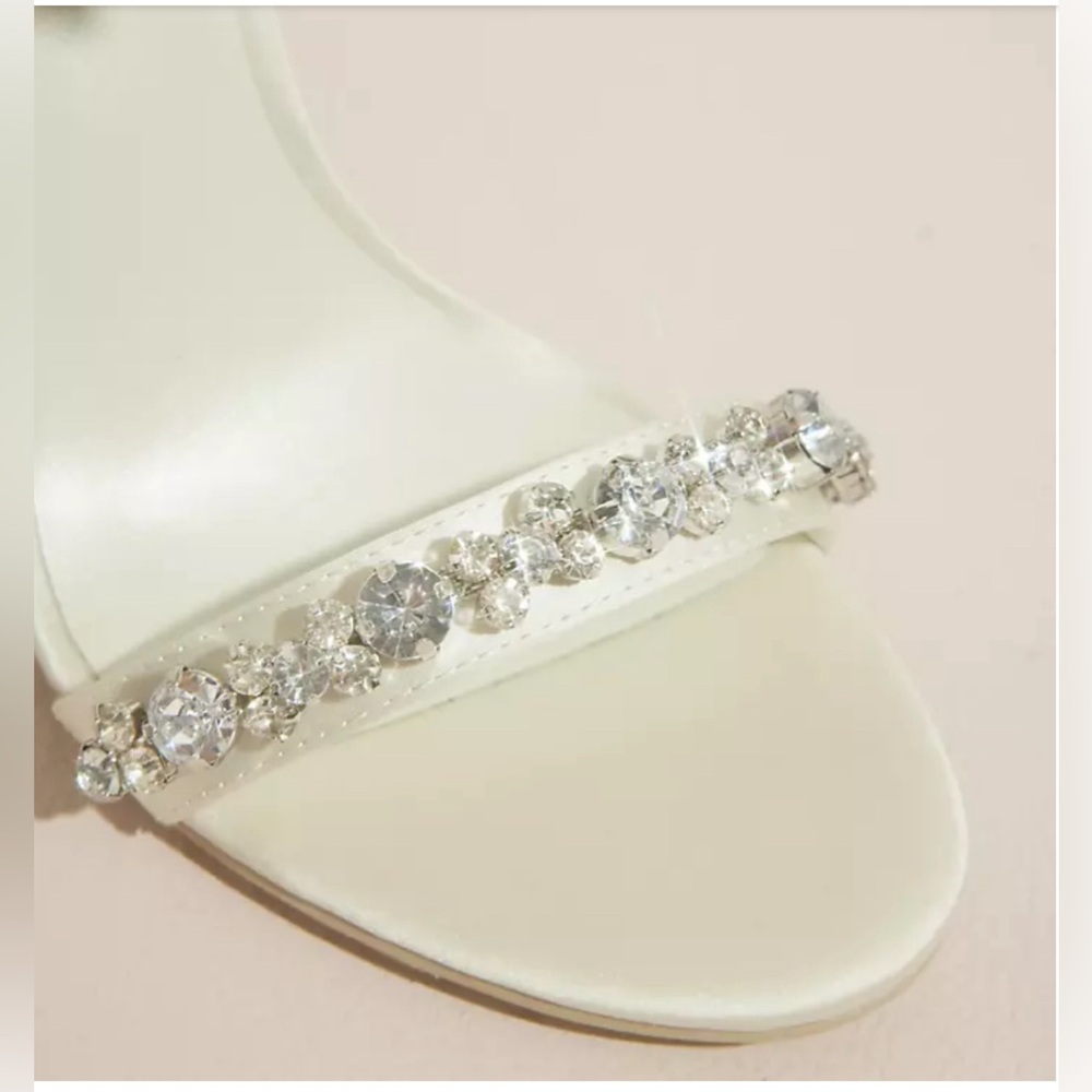 NIB Bridal Bachelorette Heels! Oleg Cassini Ankle Bow Crystal Strap Block Heels🤍 - Picture 4 of 7